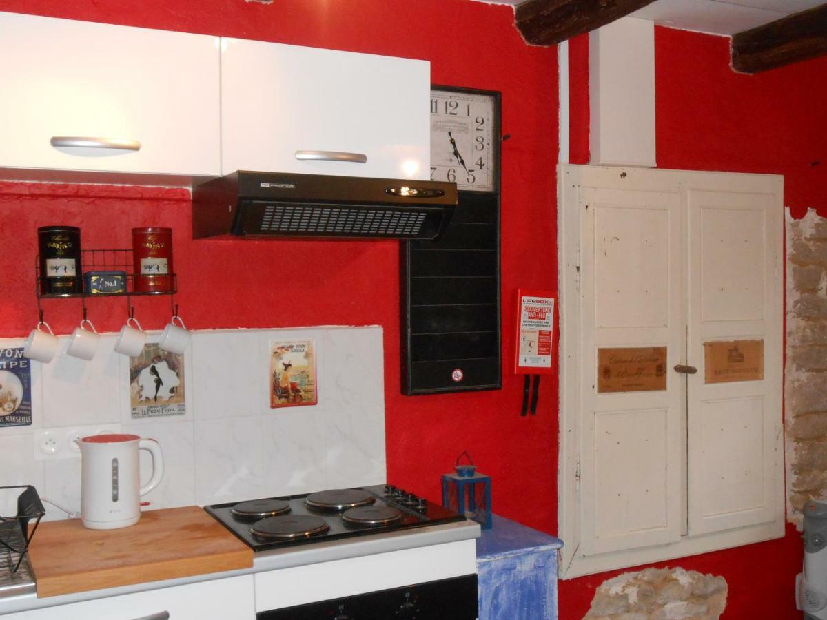 Chat Noir Gite Et Chambre D'Hotes Genouille  Εξωτερικό φωτογραφία